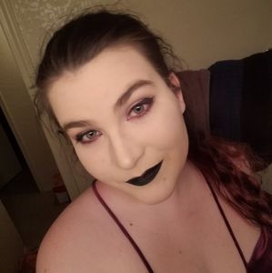 Meet your Posher, Adrienne